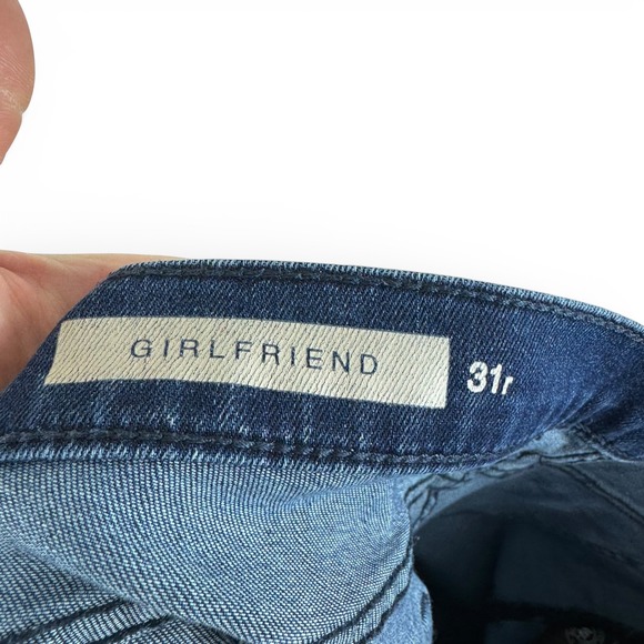 Gap 1969 Girlfriend Jeans Dark Wash Relaxed Tapered Denim Womens Size 31 Regular - Picture 5 of 6